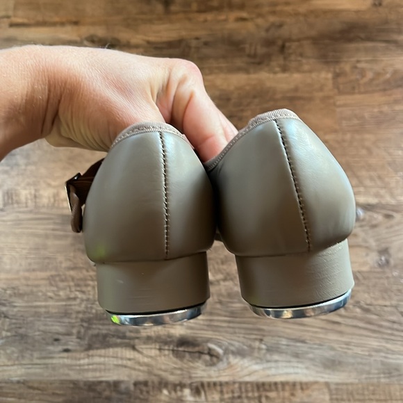 EUC Capezio Mary Jane Tap Shoe - Picture 3 of 6